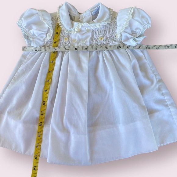 Vintage Polly Flinders White Flower Hand Smocked Dress Heart Buttons Lace 24 Mos - Picture 7 of 12
